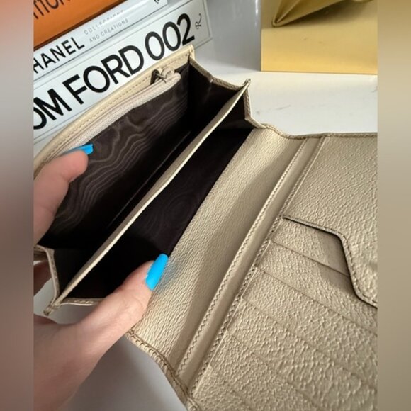 🇮🇹 GUCCI Monogram Metal Bar Continental Flap Wallet Off White Almost Nee 🇮🇹 - Picture 10 of 14